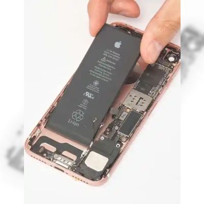 Заміна акумулятора iPhone 7