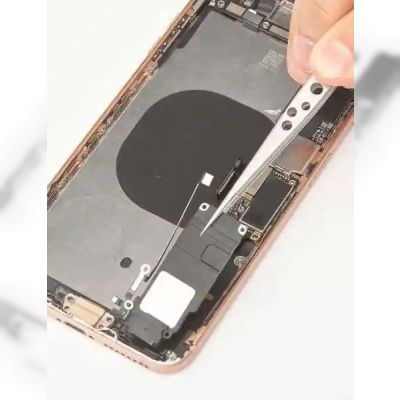 Заміна нижнього поліфонічного динаміка в iPhone 8 Plus