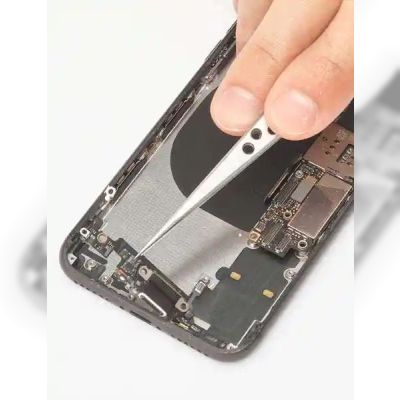 Ремонт гнізда зарядки в iPhone 8